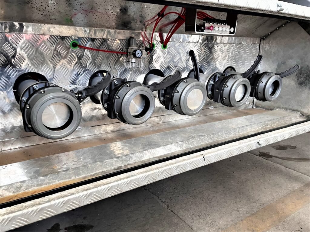 High-flow discharge valve on ZW Group fuel tanker trailer for safe and efficient unloading